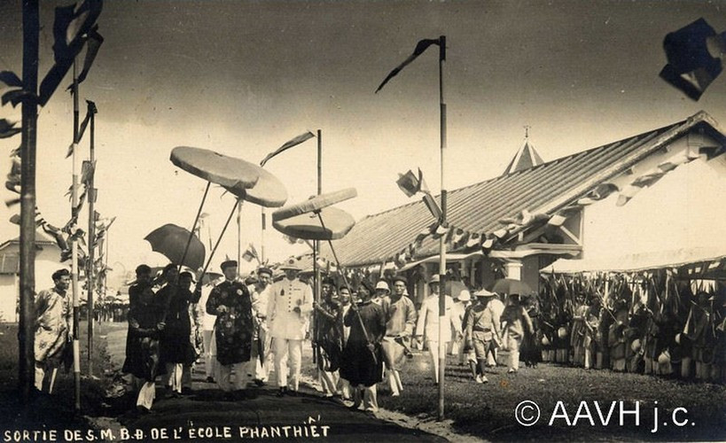 Buổi tiếp đón vua Bảo Đại ở Phan Thiết, Bình Thuận.