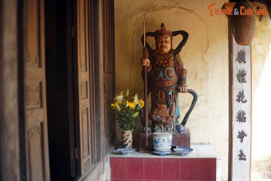 Sau đó, một ngôi chùa đã được xây bên am Vạn Linh để người dân hương khói, cầu siêu thoát cho anh linh những quân sĩ Tây Sơn vong trận. Ngôi chùa này được đặt tên là Tây Sơn tự.