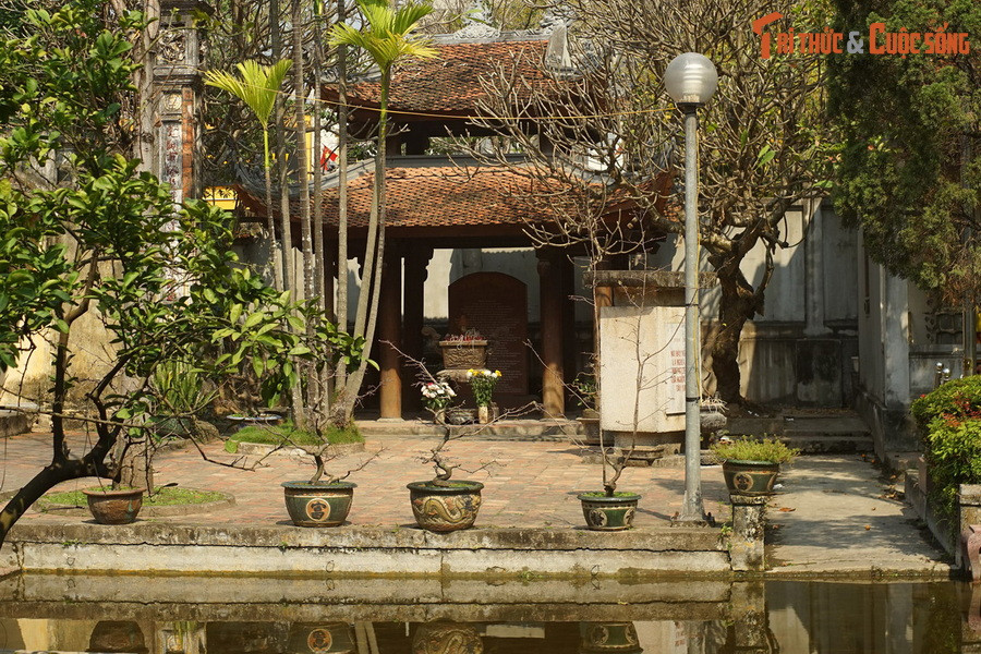 Đến năm 2011, nhà bia tưởng niệm nghĩa sĩ Tây Sơn được xây tại chùa Kim Sơn, cạnh tấm bia có từ năm 1989. Trong nhà bia có tấm bia được tạo tác bằng đá đỏ khai thác từ núi đá Bình Định – nơi phát tích của triều Tây Sơn.