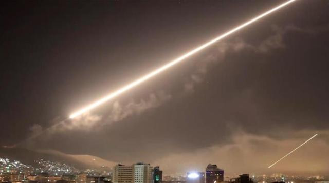 Trong thời gian qua, các lực lượng Iran và thân Iran tại Syria đã phải hứng chịu nhiều cuộc không kích của Israel; các cuộc không kích của Israel không chỉ ở phần lãnh thổ giáp giới Israel, mà còn trên toàn lãnh thổ Syria; từ thủ đô Damascus đến trung tâm công nghiệp Aleppo, và cả vùng gần biên giới Iraq.