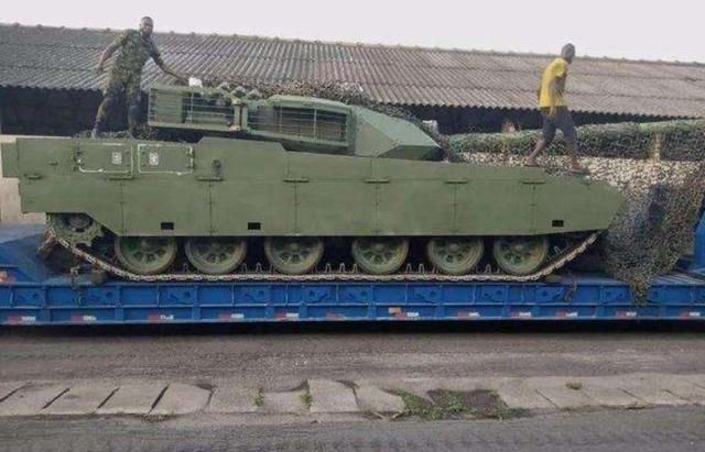 Phiên bản VT-4 có trọng lượng của chiến đấu khoảng 52 tấn (T90MS khoảng 50 tấn), với công suất 1.500 mã lực, tỷ lệ công suất trên trọng lượng là 28,8 mã lực/tấn, trong khi đó T90MS chỉ có công suất 1.200 mã lực và tỷ lệ công suất trên trọng lượng là 24 mã lực/tấn. Tuy nhiên, T-90MS của Ấn Độ được mệnh danh là “xe tăng bay”, với khả năng cơ động tốt hơn nhiều với các loại xe tăng của phương Tây.