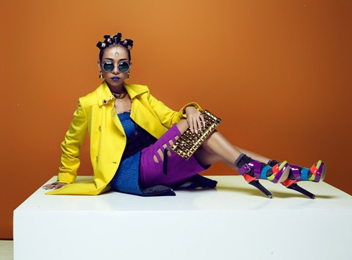 Bộ ảnh khiến nhiều người liên tưởng đến hình tượng ma quái và phong cách thời trang cá tính gắn liền với tên tuổi Lady Gaga.