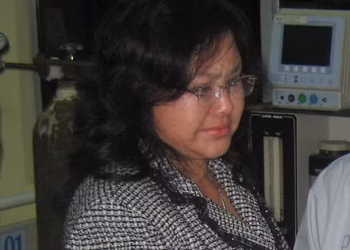 Trong thời gian từ năm 2012 đến 2013, bà Diệu Hiền trị bệnh ung thư với những liều thuốc được bào chế từ nọc bọ cạp xanh của Cu Ba. Trước đó, bà Hiền rời Việt Nam khi xuất hiện các triệu chứng không tốt về sức khỏe như đau tức vùng ngực, sụt cân, sưng chân.