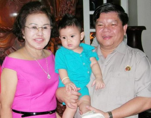 Nói về căn bệnh ung thư vú đã di căn sang gan, bác sĩ Nguyễn Hữu Thuấn, Phó Giám đốc Bệnh viện đa khoa Sóc Trăng từng trả lời báo chí, ông chưa tiếp xúc bệnh án của bà Hiền nhưng chuyện di căn sang gan đối với ung thu vú là không hiếm. "Những trường hợp ung thư di căn thì đều là bệnh đã nặng, điều trị tốn rất nhiều tiền nhưng khó thể nói trước khả năng bình phục", bác sĩ Thuấn khẳng định.