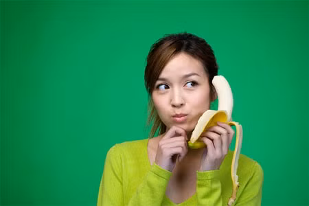 Chuối. Vitamin C, chất khoáng vô cơ cần thiết cho mô liên kết collagen đều có mặt trong loại quả rất phổ biến này.