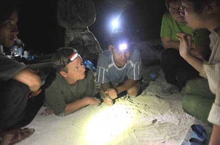 Tour du lich hang Son Doong Viet Nam kin ve toi nam 2016