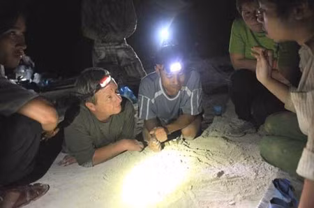 Tour du lich hang Son Doong Viet Nam kin ve toi nam 2016