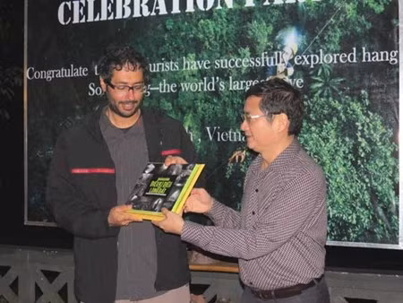 Tour du lich hang Son Doong Viet Nam kin ve toi nam 2016-Hinh-5