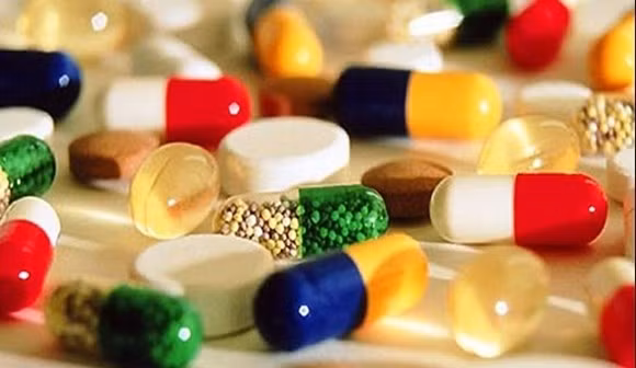 Thuốc ho và thuốc trị cảm lạnh. Năm 2007, FDA đã khuyến cáo không nên cho trẻ em dưới 2 tuổi sử dụng thuốc trị cảm lạnh và ho vì không có hiệu quả với chúng, thậm chí có thể đe dọa tính mạng.