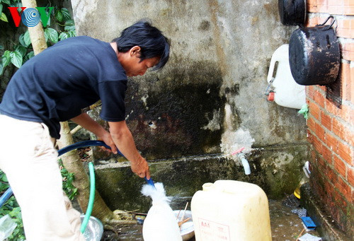 Mien Trung vat va trong nang nong chua tung co