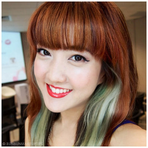 Cô đã nhận lời mời của một thẩm mĩ viện vì mong muốn có làn da sáng và tươi trẻ. Nhưng kết quả lại đúng là một cơn ác mộng tồi tệ. Da cô bị phản ứng dị ứng nghiêm trọng, mụn mủ đỏ nổi khắp mặt, cảm giác đau rát và ngứa ngáy hành hạ suốt ngày khiến cô không thể làm gì.