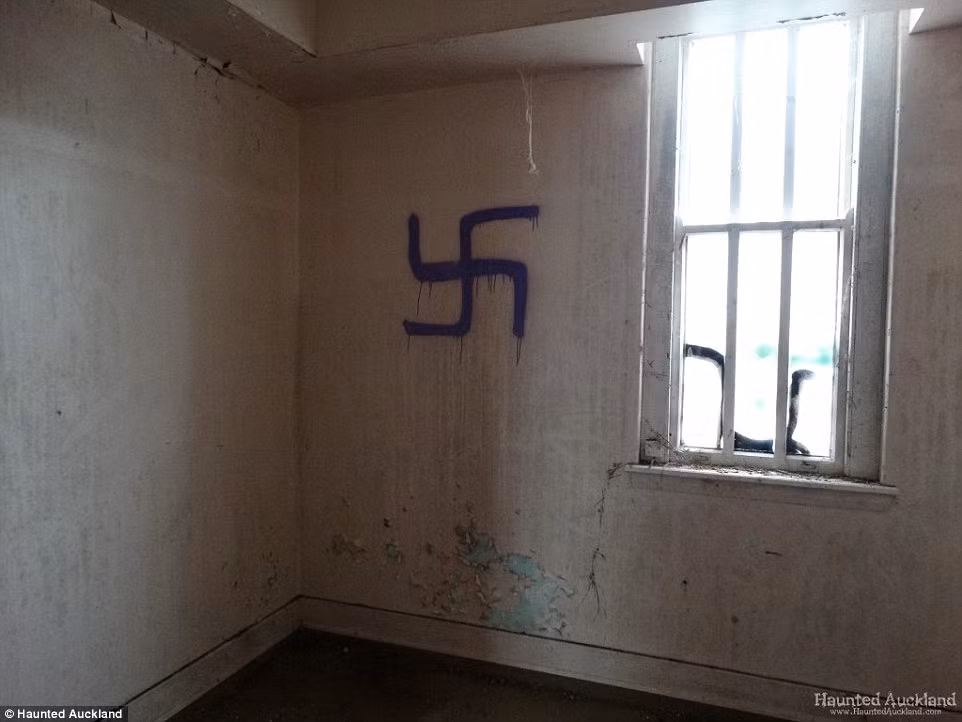 Đây cũng là nơi ám ảnh nhiều người bởi những lời đồn về bóng ma.