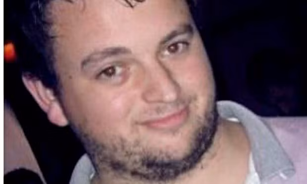 Trong năm 2012, vận động viên thể hình 28 tuổi Sean Cleathero đã tử vong, thân nhiệt tăng đến 42 độ C sau khi uống loại thuốc giảm cân này.