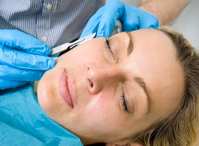 Cach xoa nep nhan rung ron: dung dao lam cao mat