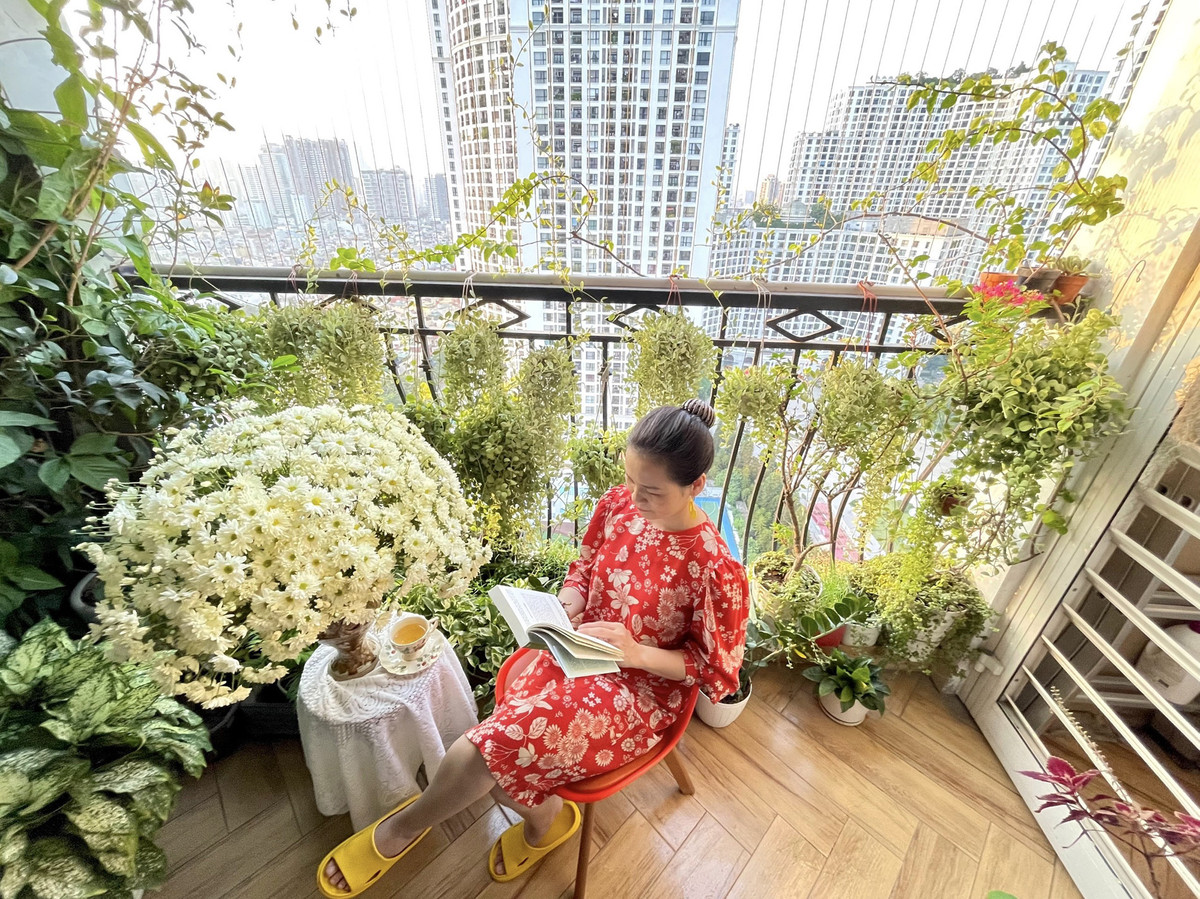 Ha Noi: Bien ban cong 4m2 thanh khu vuon xanh mat-Hinh-8