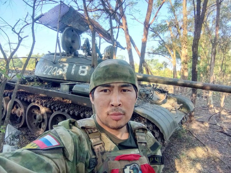 Việc phải dùng cả những xe tăng "đạo cụ" cho thấy tuyên bố trước đó về việc chế tạo 1.500 xe tăng mới của Nga đã không thành hiện thực và tổn thất chiến trường vẫn ở mức không nhỏ.