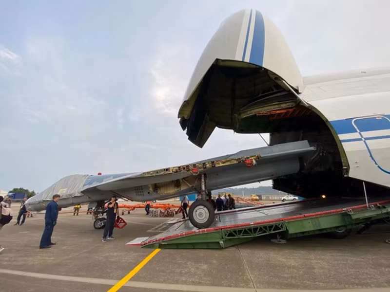 Tờ MW nói rõ: "Lợi thế lớn của Su-57 là kinh nghiệm chiến đấu hoàn toàn vượt trội nếu được so sánh với một tiêm kích cùng thế hệ, bởi vì nó đã hoạt động trên chiến trường Ukraine".