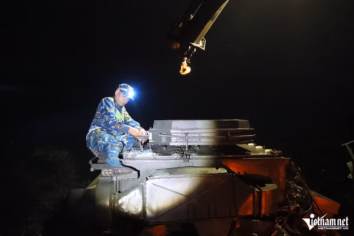 Đại úy Lâm Quang Hiệp, Tiểu đoàn trưởng Tiểu đoàn 124, Trung đoàn tên lửa 284 (Sư đoàn phòng không 365) cho biết, để hoàn thành tốt nhiệm vụ được giao, toàn đơn vị đã tổ chức huấn luyện để từng cán bộ, chiến sĩ nắm chắc tính năng của vũ khí, khí tài. Từ đó, từng cán bộ, chiến sĩ thao tác thuần thục các động tác đối với những loại vũ khí, khí tài được biên chế trong Tiểu đoàn.