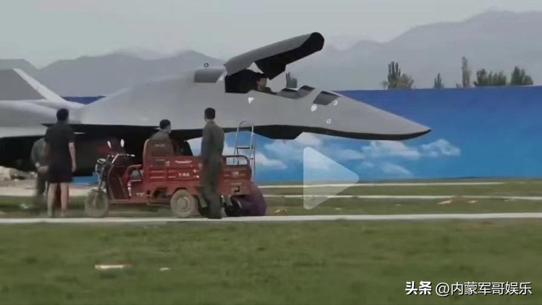 Nhiều nhà phân tích nhận xét tiêm kích BaiDi sẽ trở thành một yếu tố quan trọng đối với chiến lược quân sự mới của Trung Quốc nhằm củng cố ưu thế trên không, làm thay đổi cán cân quyền lực ở khu vực châu Á - Thái Bình Dương.