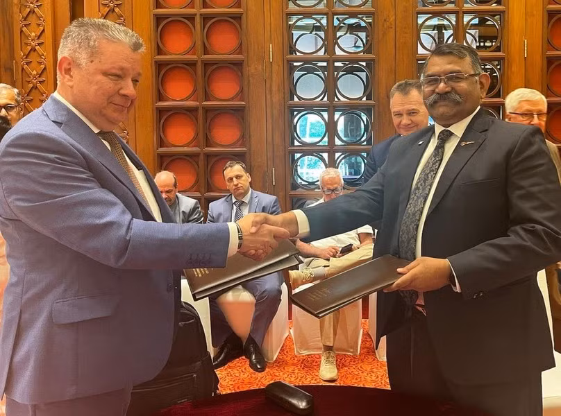 Bản ghi nhớ về kế hoạch nghiên cứu phát triển chung một biến thể mới của hệ thống phòng không tầm thấp Pantsir đã được công ty Bharat Dynamics Limited (BDL) ký kết với Rosoboronexport của Nga.