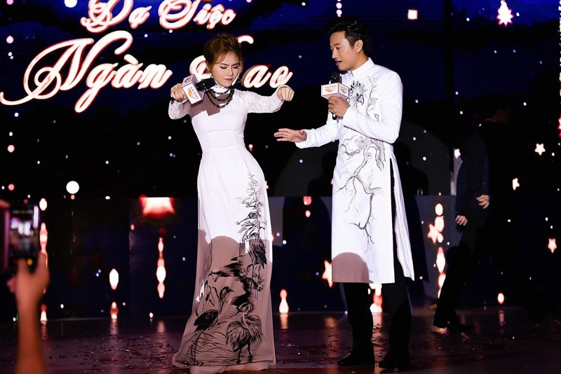 Quý Bình và Vân Trang đóng cặp trong phim dài 200 tập Dù gió có thổi. Sau đó, cả hai cùng làm MC nhiều chương trình.