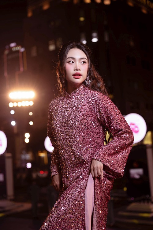 Sự nghiệp của Phương Mỹ Chi lại có bước ngoặt mới khi cô thành lập công ty giải trí riêng và đảm nhận vai trò CEO. Ảnh: FB Phương Mỹ Chi.