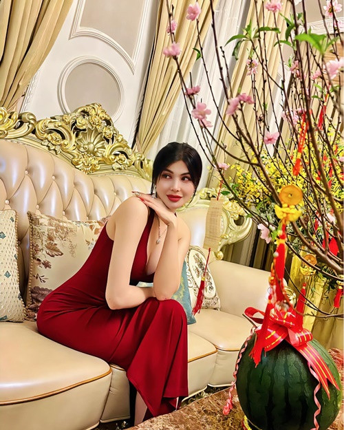 3 năm qua, Lily Chen sống trong biệt thự rộng 197 m2 trên khuôn viên 2.200 m2, diện tích sàn khoảng 400 m2.