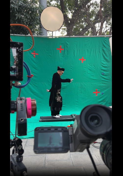 Chia sẻ hậu trường quay MV, nam nghệ sĩ hài viết: "Bắt con nghệ thuật, mệt quá các bác ạ". Ảnh chụp màn hình.