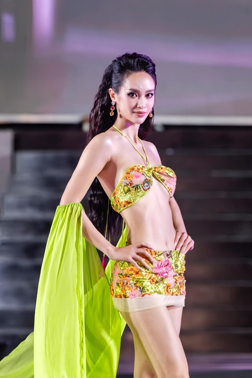 Cụ thể, trên Tiktok, dưới video của ViruSs, Vũ Thúy Quỳnh để lại bình luận: "Thôi anh ơi, có bằng chứng là con anh rồi. Anh thao túng em mấy ngày qua. Chịu anh".