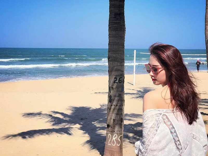 Đặng Thu Thảo trung thành với phong cách kín đáo. Tuy nhiên, không hiếm lần, cô diện trang phục gợi cảm. Ảnh: Instagram Thu Thảo.