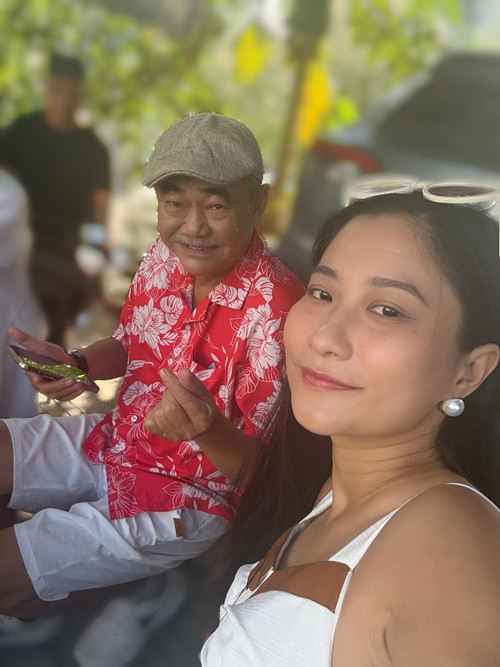 Chân Chân vừa là bạn gái vừa là quản lý của nghệ sĩ Việt Anh.