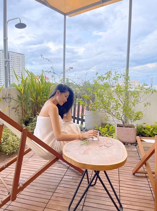 Chia sẻ về cuộc hôn nhân tan vỡ, Mạc Anh Thư cho biết, cô cảm thấy áy náy khi Huy Khánh nhận bình luận tiêu cực. Ảnh: FB Mạc Anh Thư.