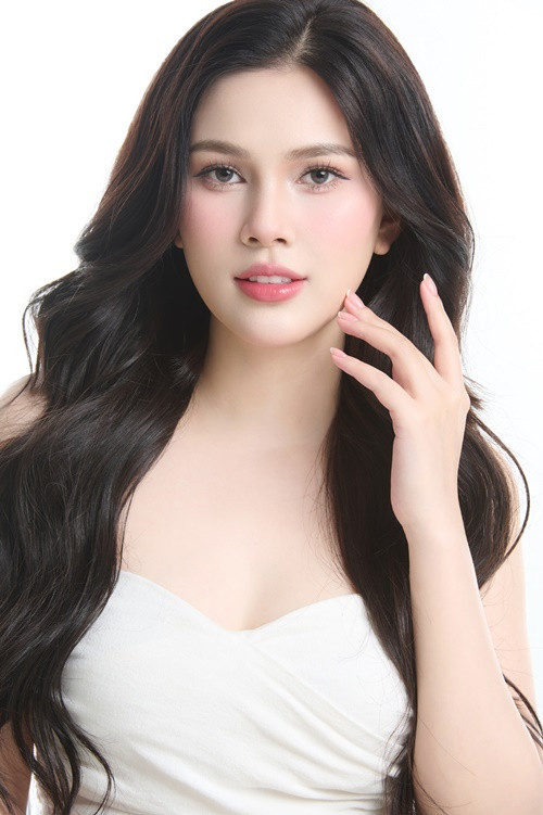 Linh Đan chia sẻ trên Dân Việt, cô giữ dáng thon gọn nhờ thói quen luyện tập thể dục thể thao và lựa chọn chế độ ăn phù hợp với bản thân. Ảnh: Vietnamnet.