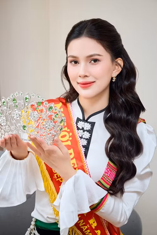 Phan Trần Linh Đan gây chú ý sau khi đăng quang Người đẹp Hoa Ban 2025. Ảnh: FB Linh Đan.