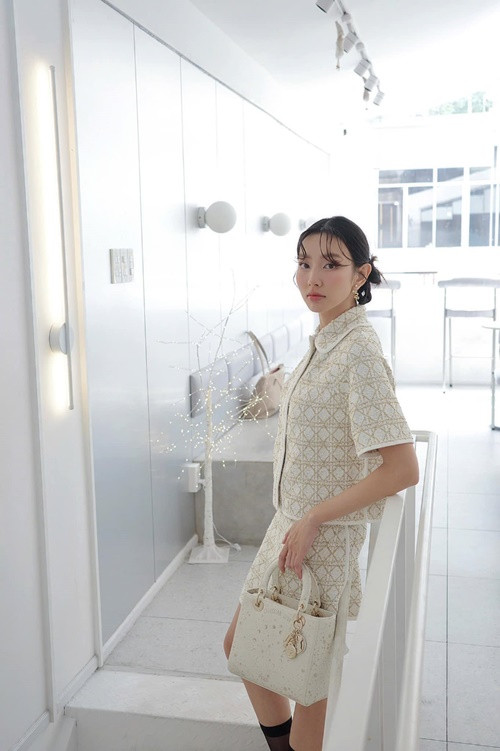 Thùy Tiên còn muốn tham gia các chương trình để chia sẻ về trách nhiệm của KOLs trong việc quảng bá sản phẩm, với tư cách một ví dụ sống về sai lầm, chứ không phải với tư cách hoa hậu hay người nổi tiếng. Ảnh: FB Thùy Tiên.