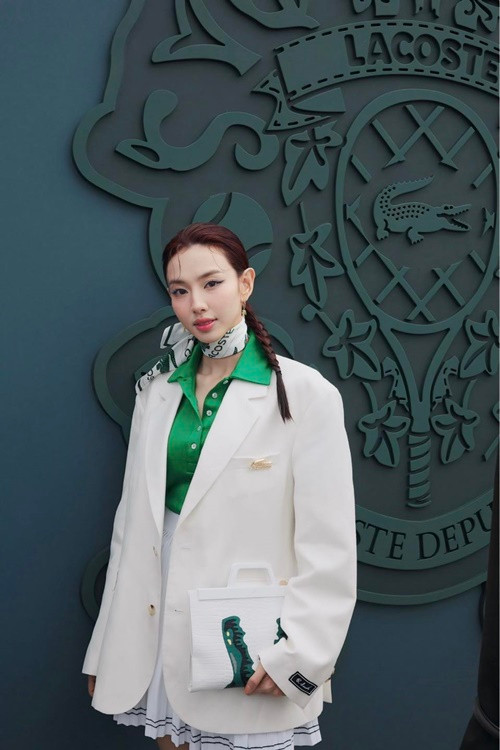 Thùy Tiên cho rằng hối hận hay một lời xin lỗi là chưa đủ và chưa bù đắp được. “Tiên nghĩ mình phải đối mặt, nghiêm túc nhìn nhận xem mình sai ở đâu và phải hành động để sửa sai. Có thể Tiên được tha thứ, có thể không, nhưng điều quan trọng nhất là Tiên nhận thức sâu sắc lỗi lầm của mình. Vì cảm giác đáng sợ nhất không phải là bị mọi người la mắng, mà là nhận ra mình đã làm tổn thương niềm tin của những người yêu thương mình”, Thùy Tiên nói. Ảnh: FB Thùy Tiên.