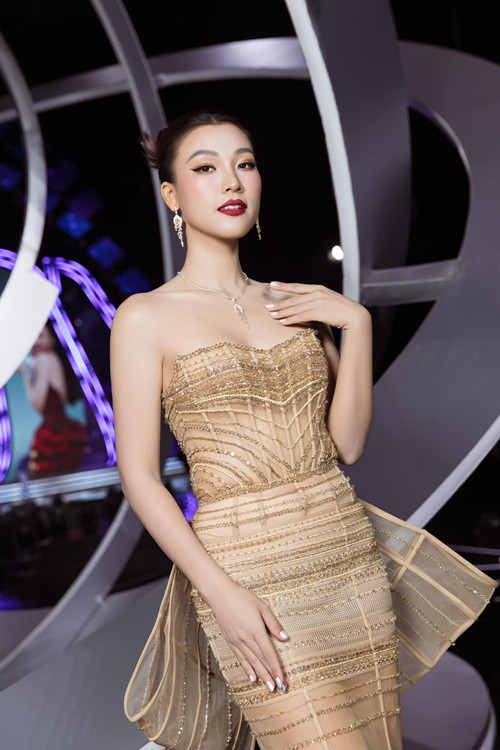 Nữ MC thăng hạng nhan sắc sau khi trở lại cuộc sống độc thân. Ảnh: FB Hoàng Oanh.