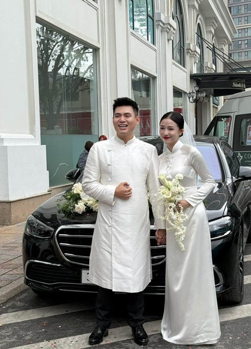 Salim và Hải Long làm bạn 15 năm trước khi nảy sinh tình cảm. Vào năm 2021, Hải Long cầu hôn thành công Salim. Ảnh: Phụ Nữ Pháp Luật.