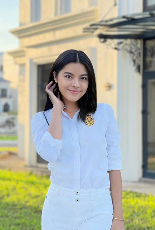 Phương Thảo dự định làm gia sư tình nguyện cho trường đại học ở Mỹ. Trước đây, cô là giảng viên ở đại học Việt Nam, dạy học sinh khi còn ở đại học Portsmouth ở Anh.