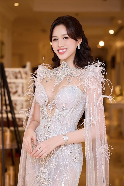 Trước á hậu 1 Miss World Vietnam 2023, Đỗ Thị Hà cũng rời khỏi công ty Sen Vàng sau 4 năm gắn bó. Ảnh: FB Đỗ Thị Hà.