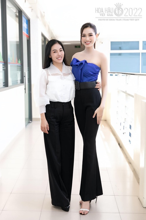 Đỗ Thị Hà rất thân thiết với bà Phạm Kim Dung. Tháng 2/2024, dịp sinh nhật "bà trùm hoa hậu", Đỗ Thị Hà gửi lời chúc mừng: "Tuổi mới em chúc chị yêu mãi đẹp xinh yêu tuổi 18, gặp nhiều may mắn, thành công rực rỡ trong công việc". Ảnh: FB Đỗ Thị Hà.