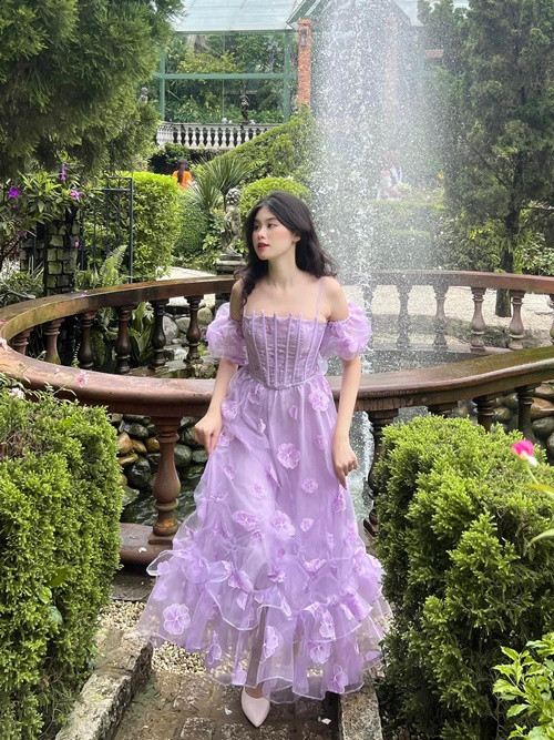 Thí sinh Hoa hậu Việt Nam 2024 xinh đẹp, trẻ trung ở đời thường.