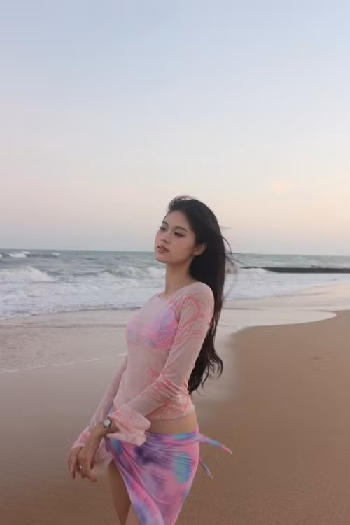 Người đẹp đến từ Đồng Nai gây chú ý khi đăng tải loạt ảnh bikini khoe dáng quyến rũ.