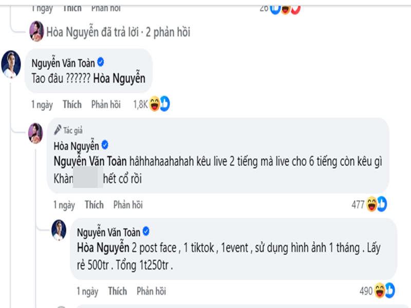 Văn Toàn bình luận: “Tôi đâu?”. Nhanh chóng, Hòa Minzy đáp lại bạn thân: “Kêu live 2 tiếng mà live cho 6 tiếng còn kêu gì. Khàn hết cổ rồi”. Trước đó, Hòa Minzy livestream bán hàng cùng Văn Toàn. Phía Văn Toàn hài hước tính tiền quảng bá cho MV Bắc Bling. “2 bài đăng trên Facebook, 1 bài trên TikTok , 1 lần tham gia sự kiện, sử dụng hình ảnh 1 tháng. Lấy rẻ 500 triệu. Tổng 1 tỷ 250 triệu”, Văn Toàn viết. Ảnh chụp màn hình.