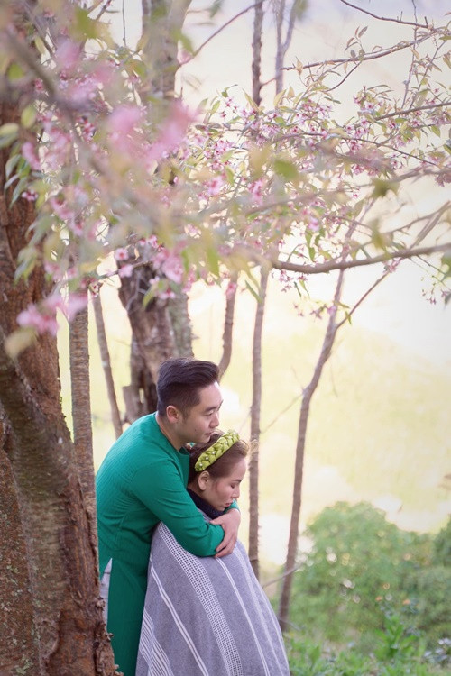 Diễm Hương tiết lộ hình ảnh được Thanh Duy giữ ấm khi cả hai chụp ảnh cưới.