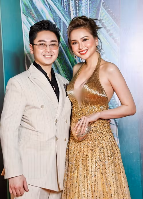  Vợ chồng Diễm Hương bí mật hẹn hò. Khi tổ chức đám cưới, cả hai đã định cư ở Canada. Tháng 1/2025, Diễm Hương và Thanh Duy về Việt Nam thăm gia đình.