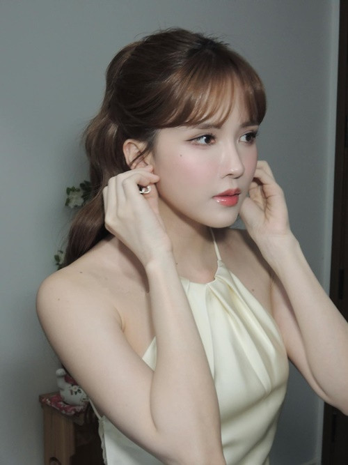 Nữ ca sĩ thăng hạng sau nhiều năm vào showbiz.