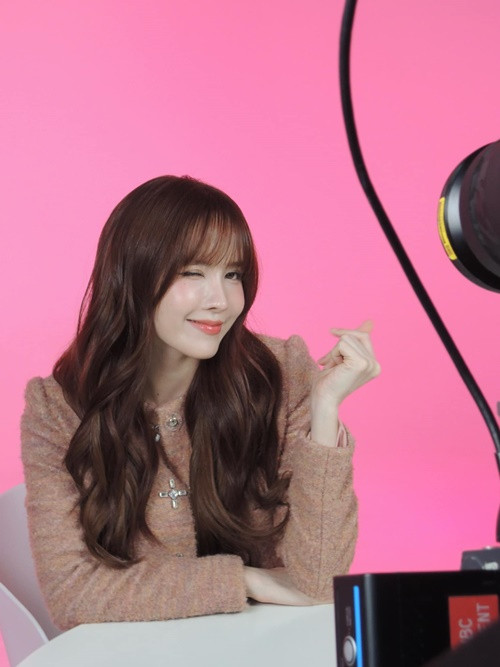 Mới đây, nữ ca sĩ Thiều Bảo Trâm khoe nhan sắc xinh đẹp sau khi sửa mũi.