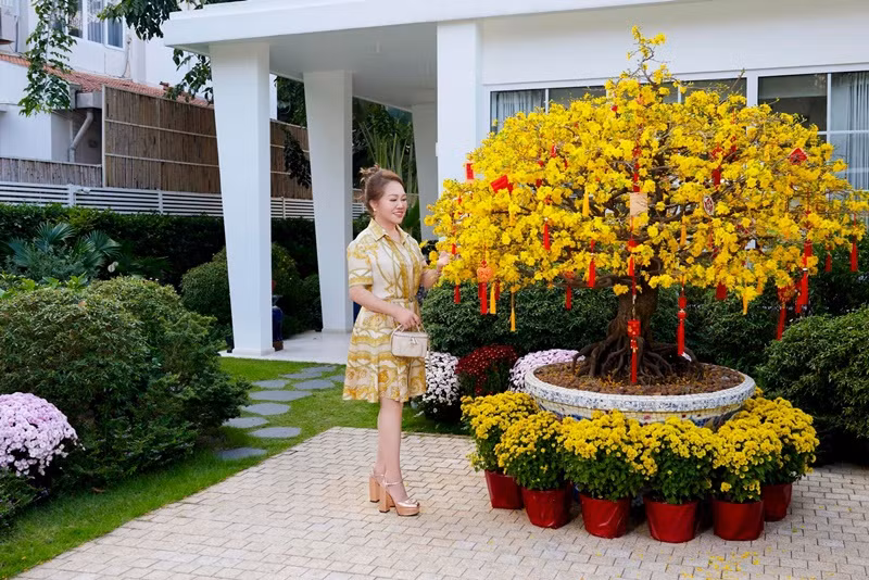 Lý Thùy Chang chia sẻ loạt ảnh mẹ ruột đến chơi nhà. Ảnh: FB Lý Thùy Chang.