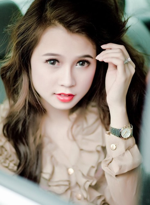 Nhan sắc của Sam thời mới nổi trên cộng đồng mạng được đánh giá cao.